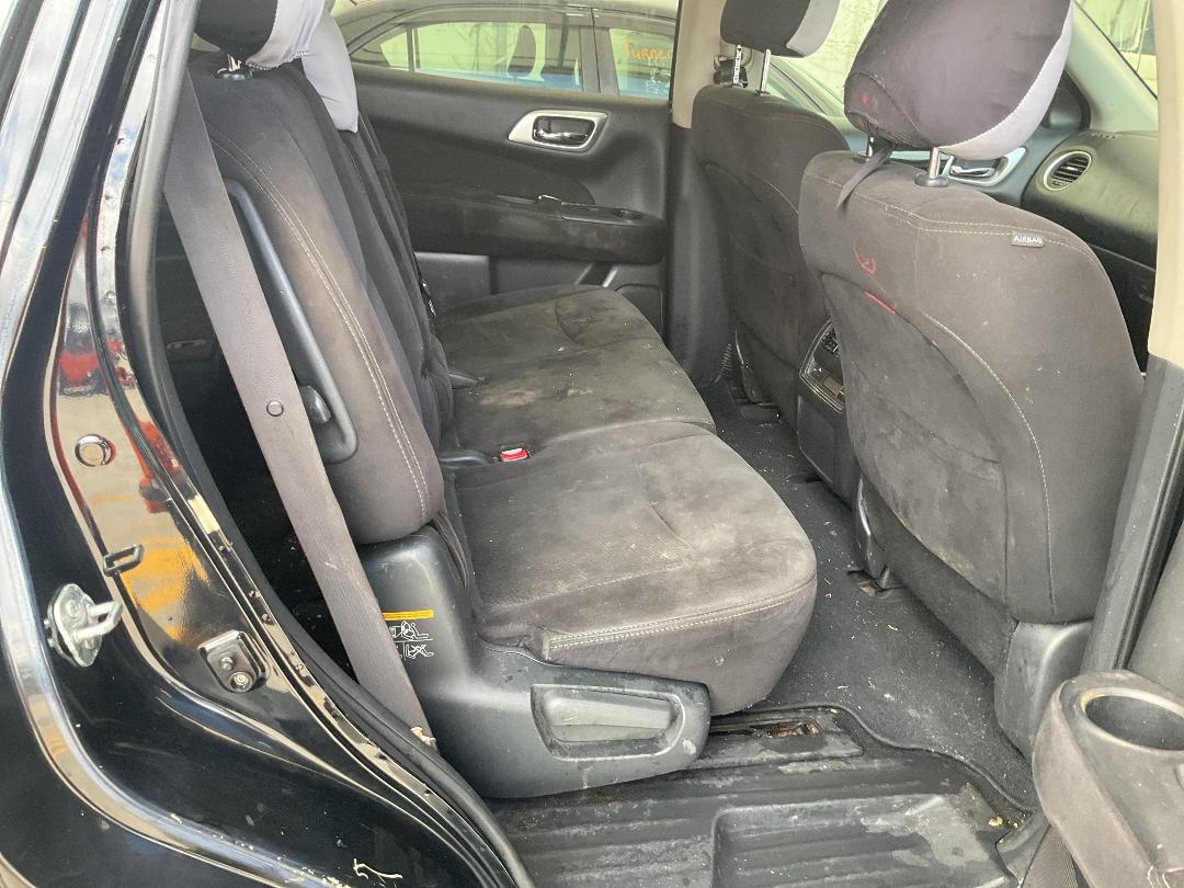 Photo '6' of Nissan Pathfinder ST Photo '6' of Nissan Pathfinder ST