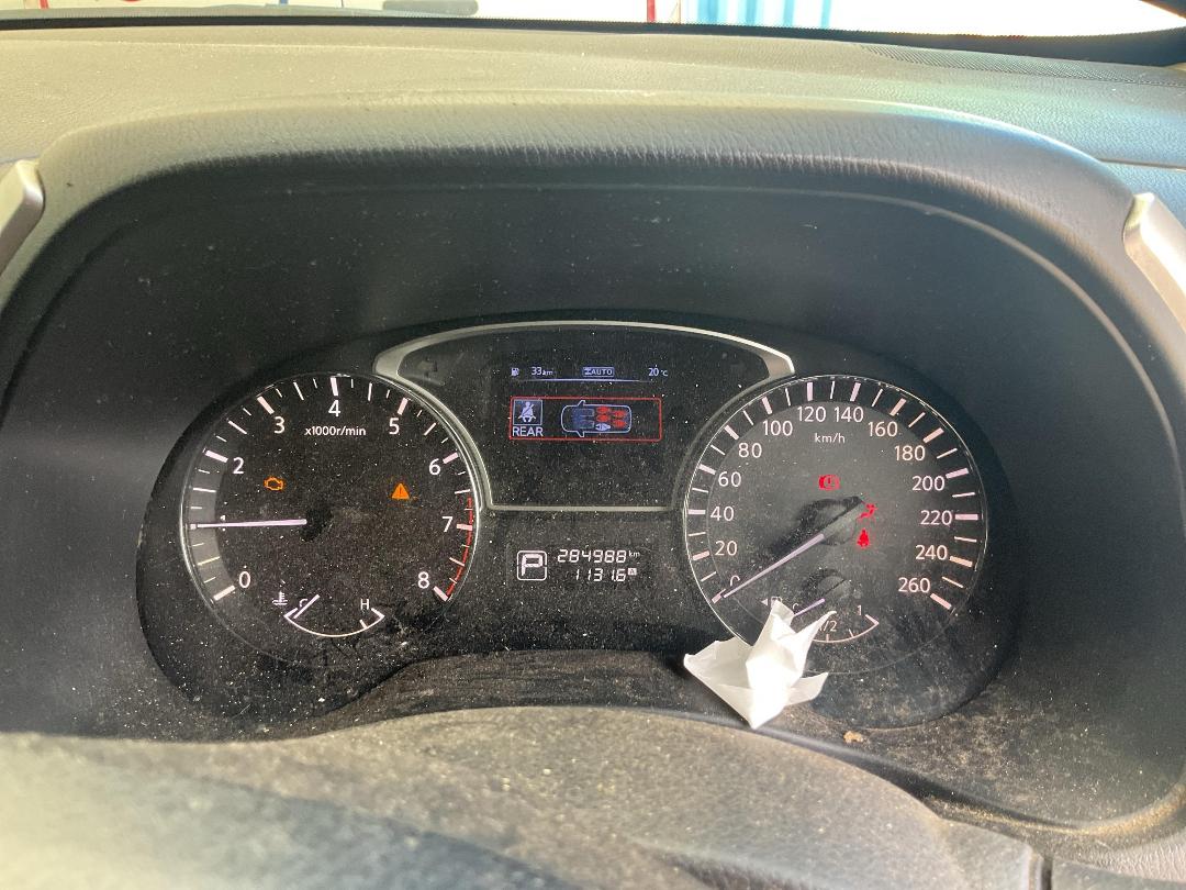 Photo '9' of Nissan Pathfinder ST Photo '9' of Nissan Pathfinder ST