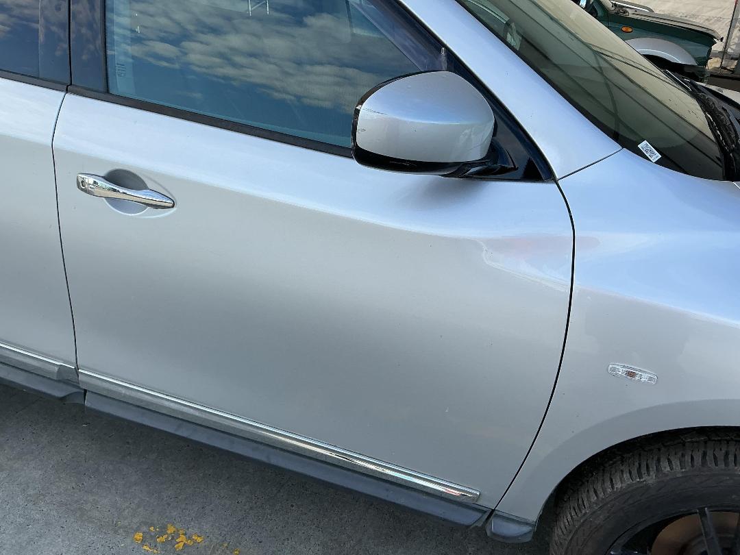 Photo '3' of Nissan Pathfinder TI