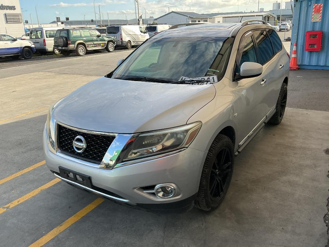 Photo '6' of Nissan Pathfinder TI