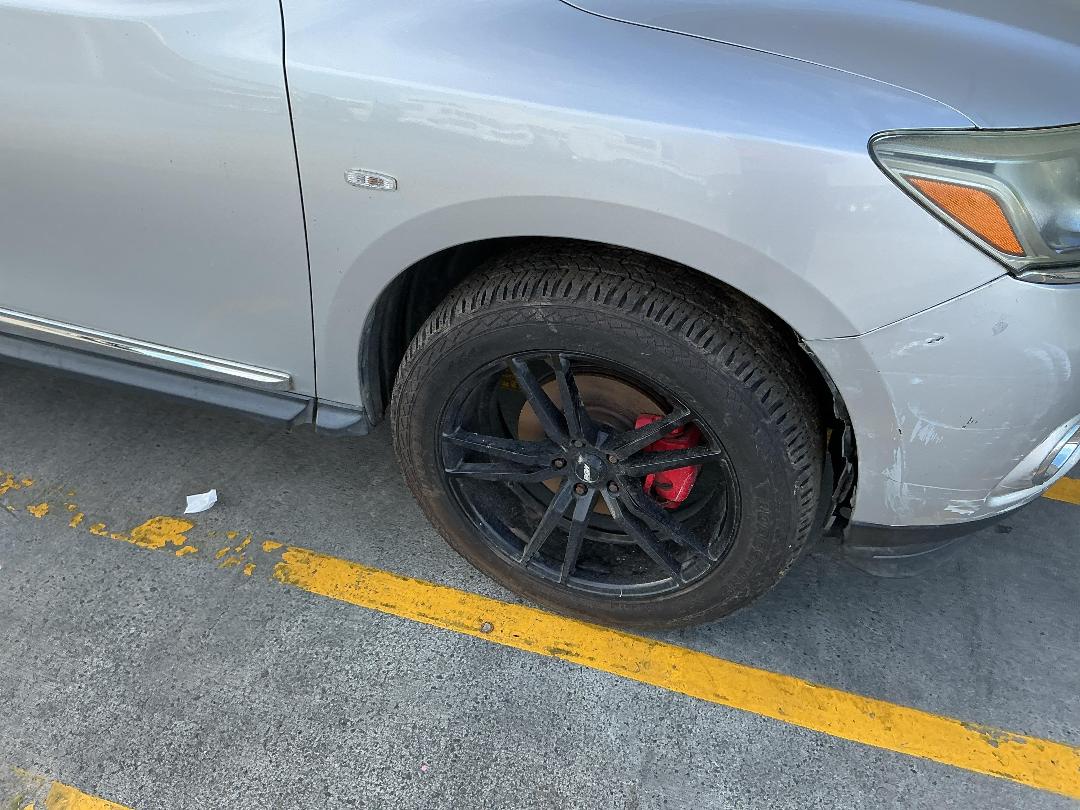 Photo '2' of Nissan Pathfinder TI