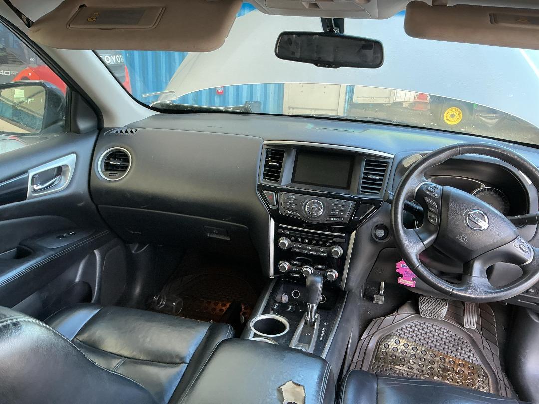 Photo '22' of Nissan Pathfinder TI