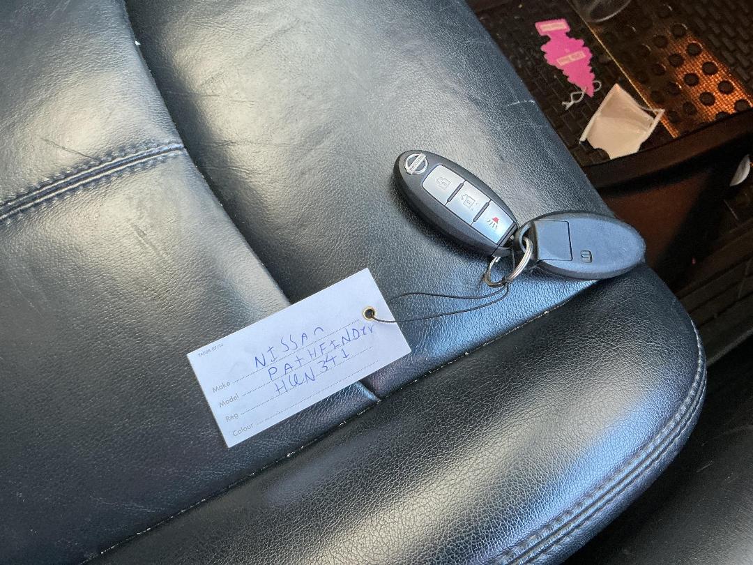 Photo '19' of Nissan Pathfinder TI