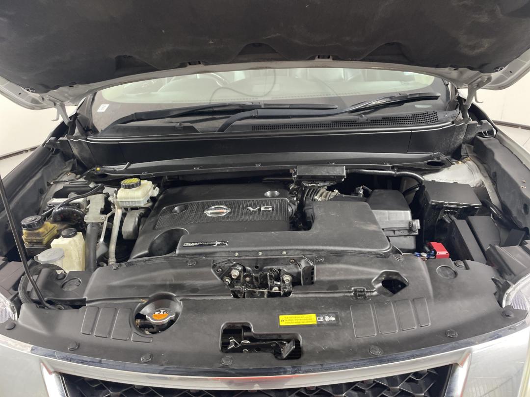 Photo '11' of Nissan Pathfinder TI Photo '11' of Nissan Pathfinder TI