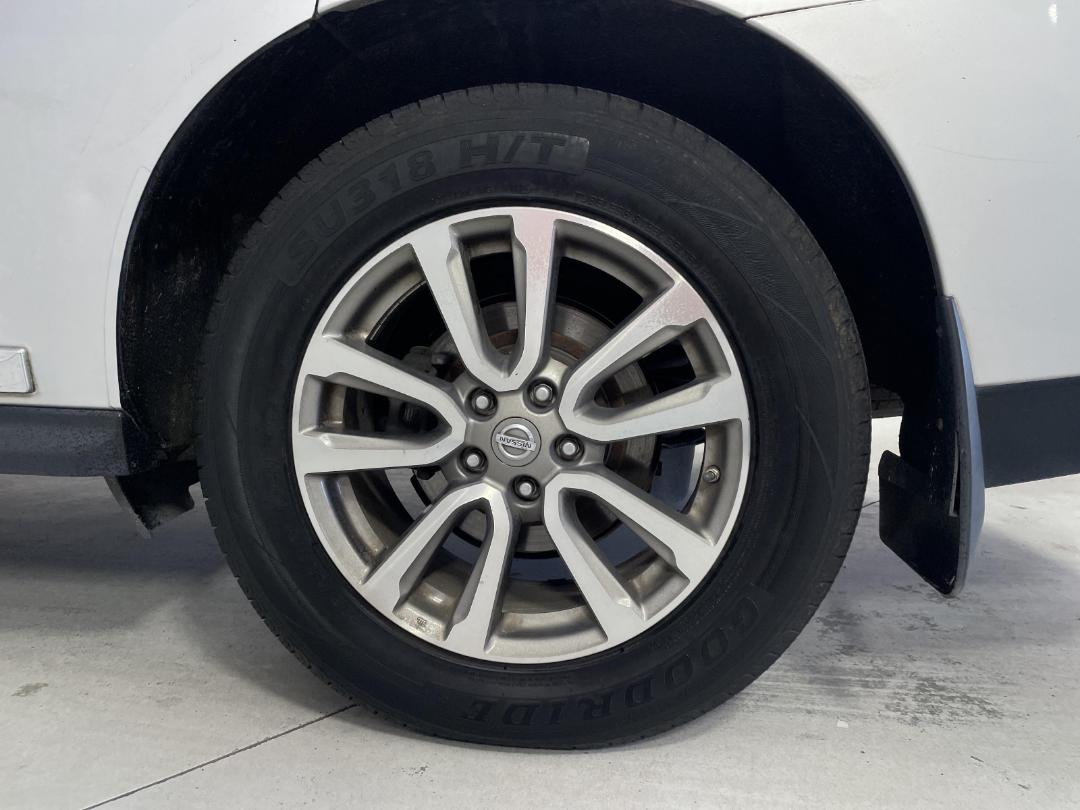 Photo '9' of Nissan Pathfinder TI Photo '9' of Nissan Pathfinder TI