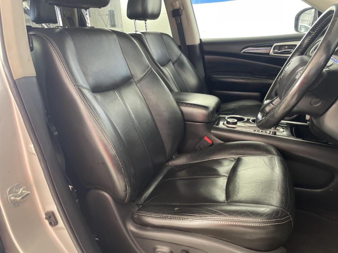 Photo '14' of Nissan Pathfinder TI Photo '14' of Nissan Pathfinder TI