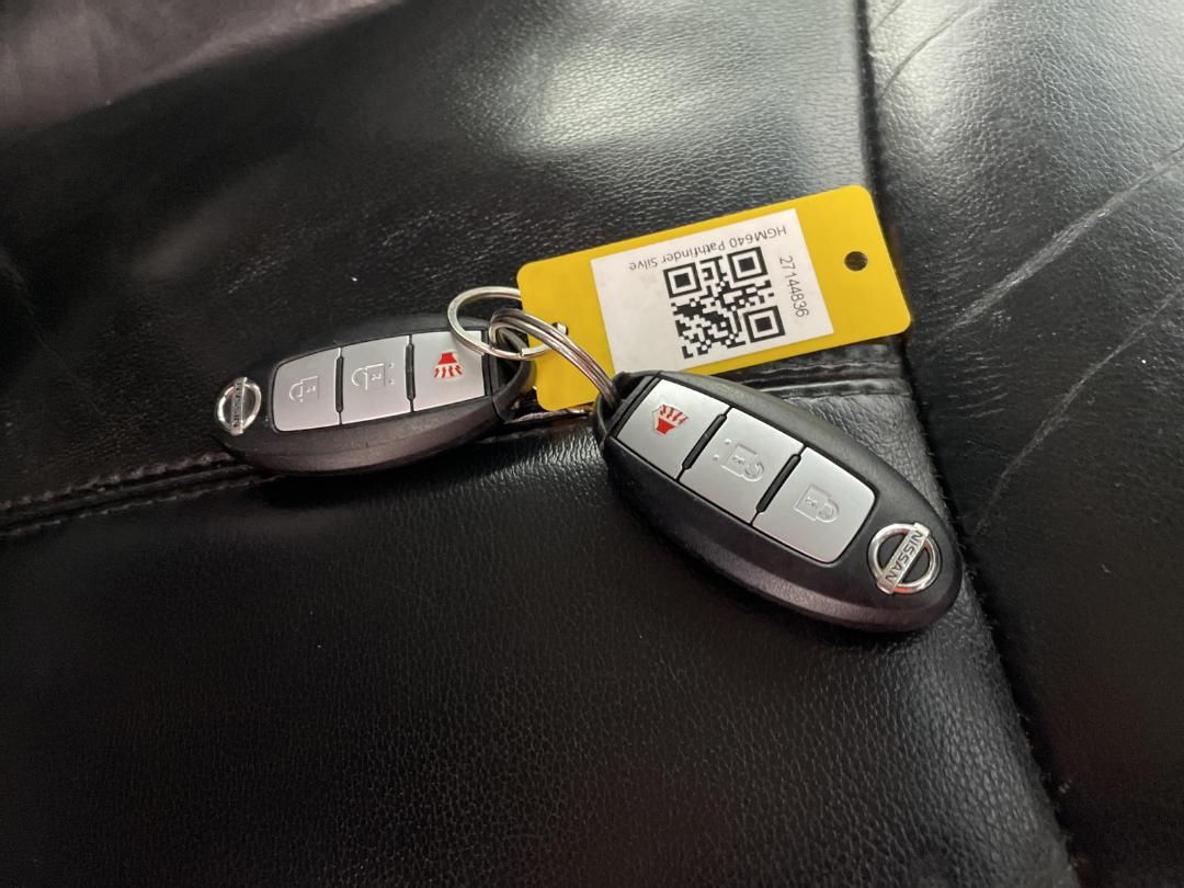 Photo '20' of Nissan Pathfinder TI Photo '20' of Nissan Pathfinder TI