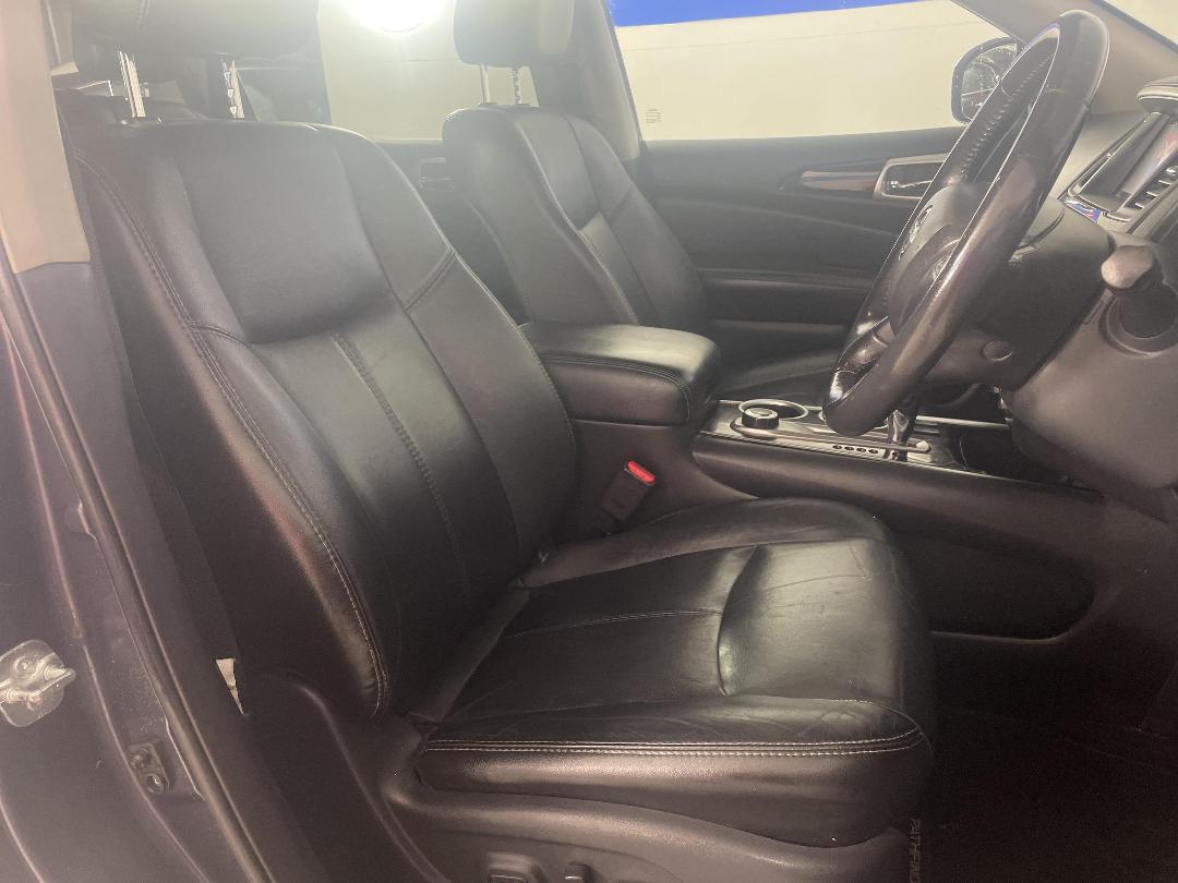 Photo '16' of Nissan Pathfinder