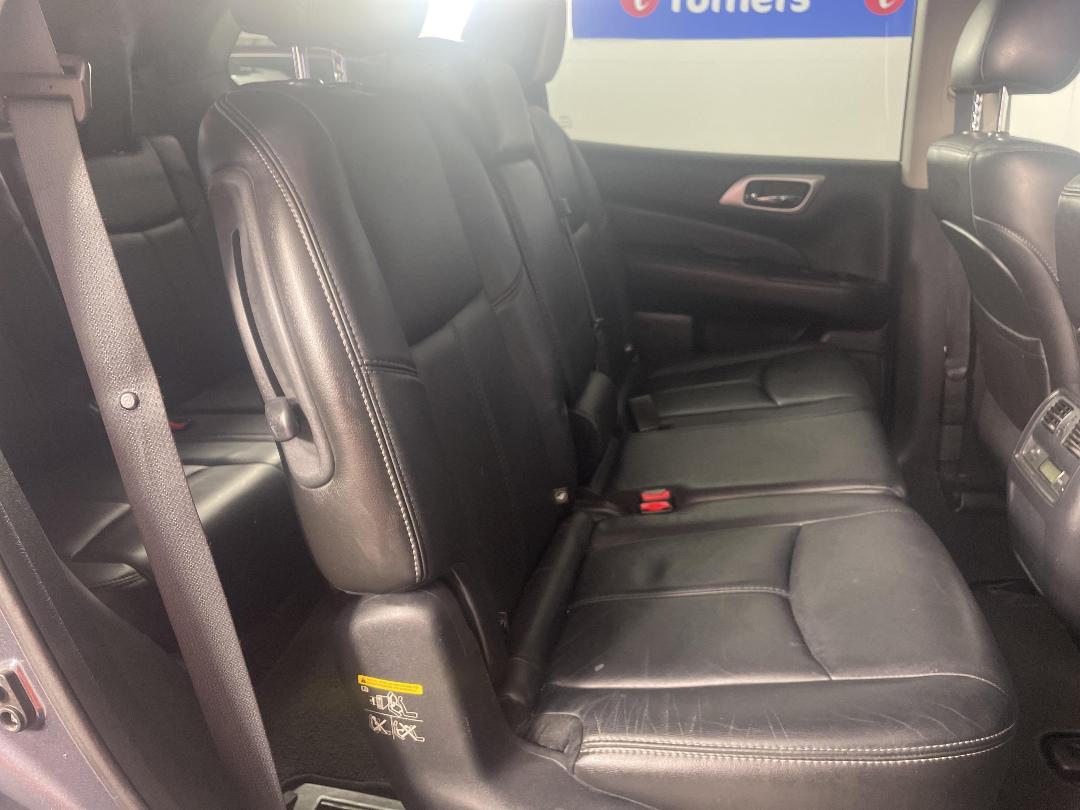 Photo '20' of Nissan Pathfinder