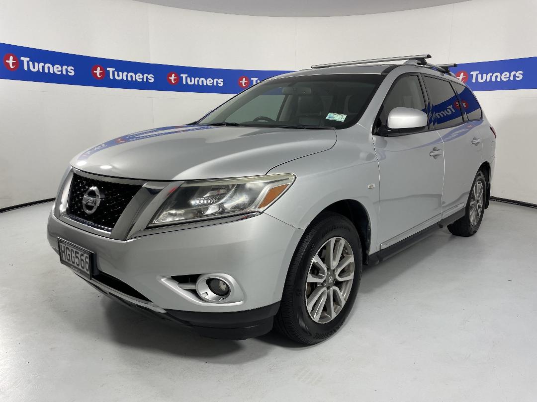 Photo '4' of Nissan Pathfinder Photo '4' of Nissan Pathfinder