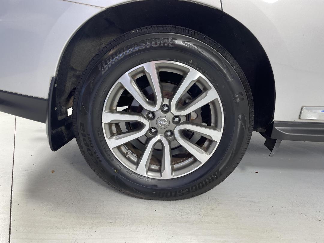 Photo '12' of Nissan Pathfinder Photo '12' of Nissan Pathfinder