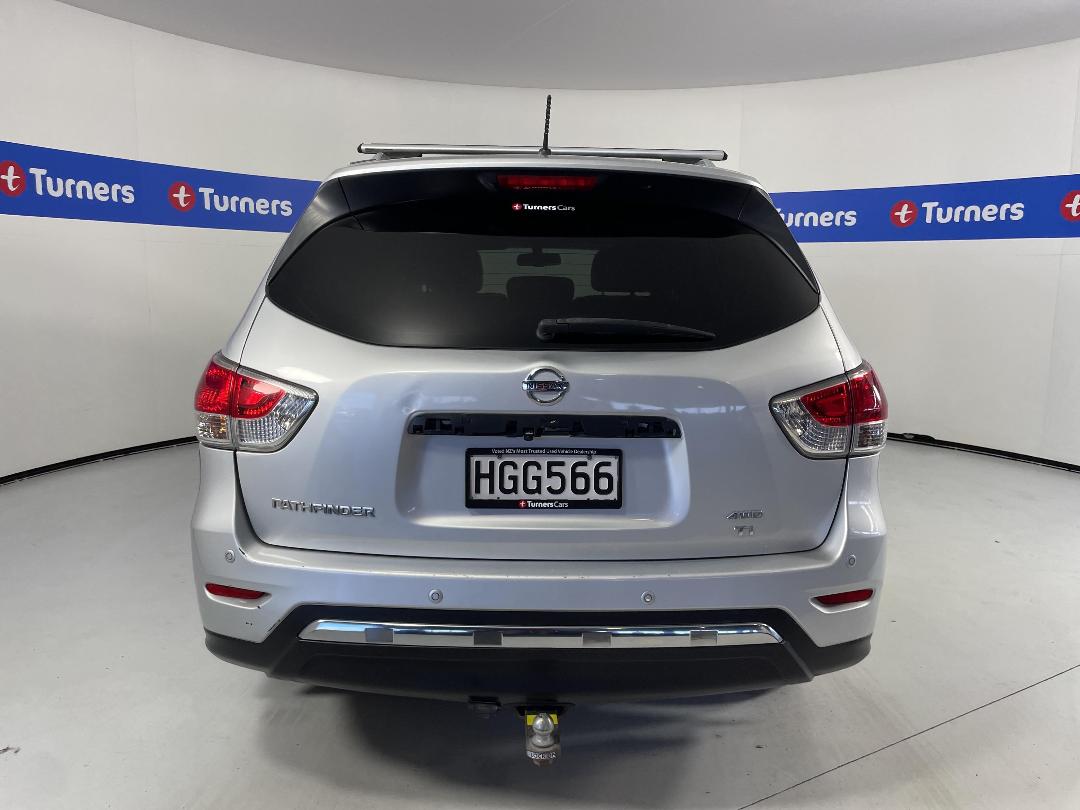 Photo '6' of Nissan Pathfinder Photo '6' of Nissan Pathfinder