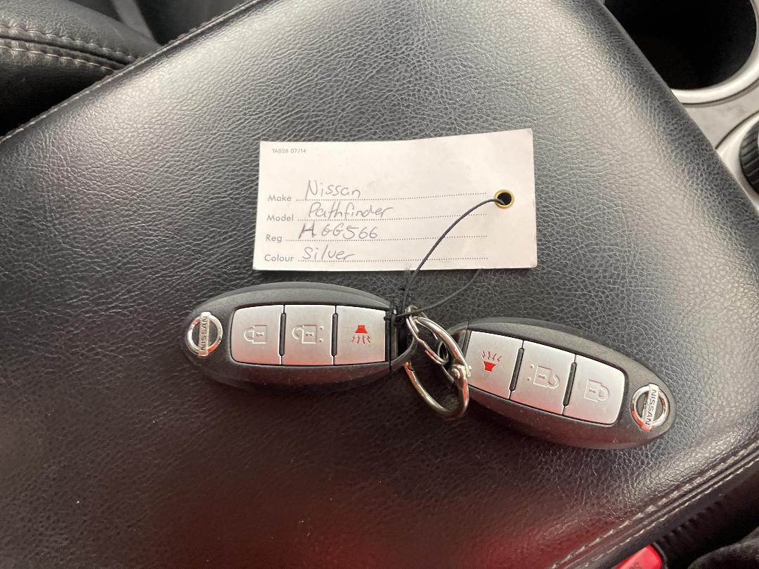 Photo '22' of Nissan Pathfinder Photo '22' of Nissan Pathfinder