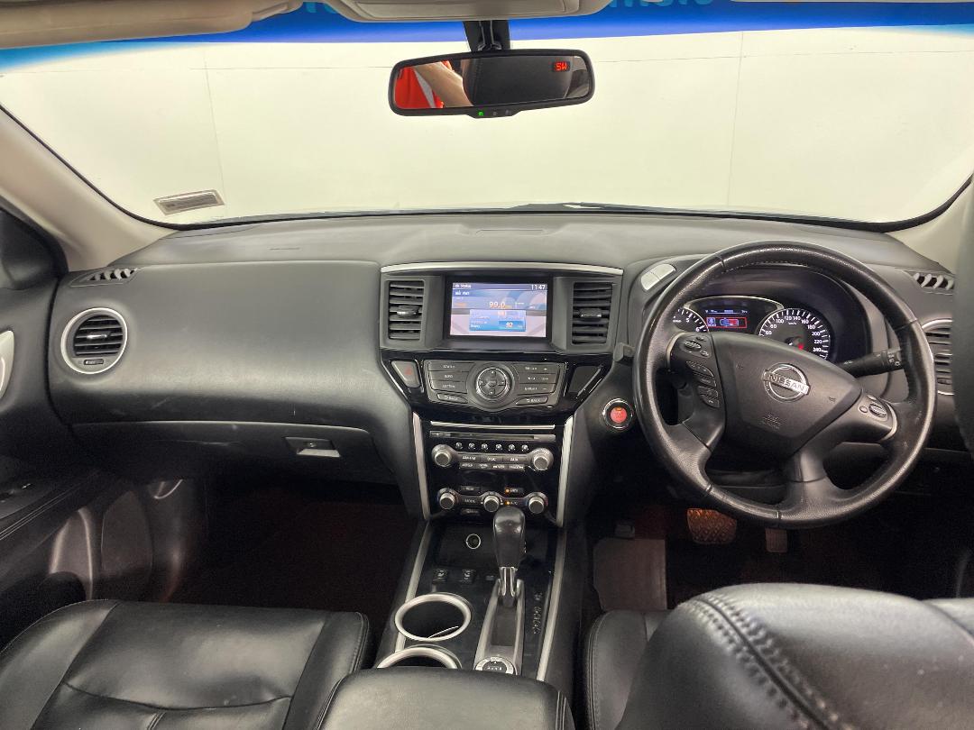 Photo '17' of Nissan Pathfinder Photo '17' of Nissan Pathfinder