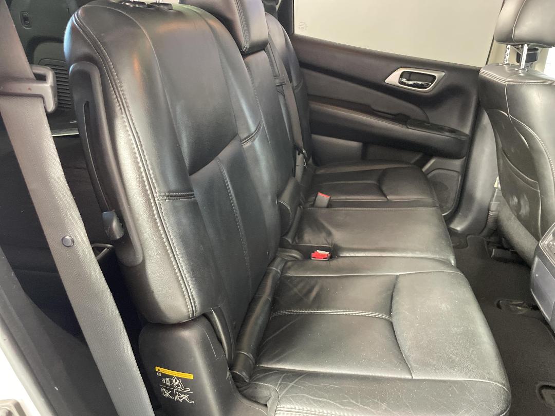 Photo '20' of Nissan Pathfinder Photo '20' of Nissan Pathfinder