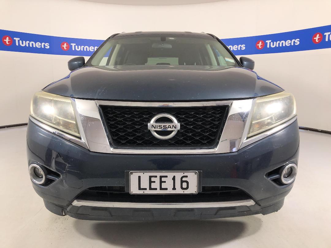 Photo '2' of Nissan Pathfinder Photo '2' of Nissan Pathfinder