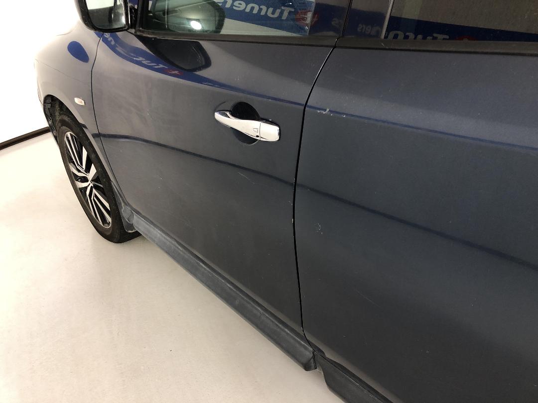 Photo '27' of Nissan Pathfinder Photo '27' of Nissan Pathfinder