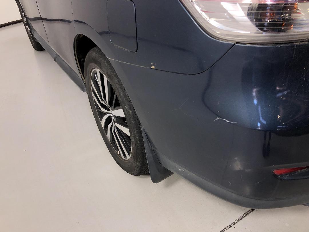 Photo '28' of Nissan Pathfinder Photo '28' of Nissan Pathfinder