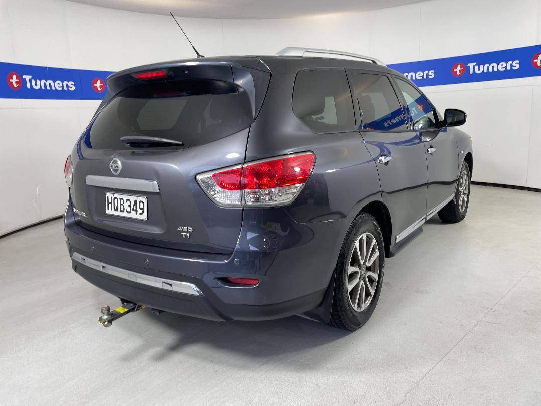 Photo '7' of Nissan Pathfinder Photo '7' of Nissan Pathfinder