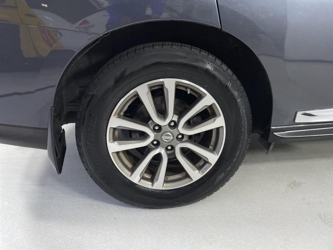 Photo '12' of Nissan Pathfinder Photo '12' of Nissan Pathfinder