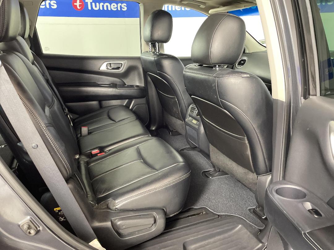 Photo '20' of Nissan Pathfinder Photo '20' of Nissan Pathfinder