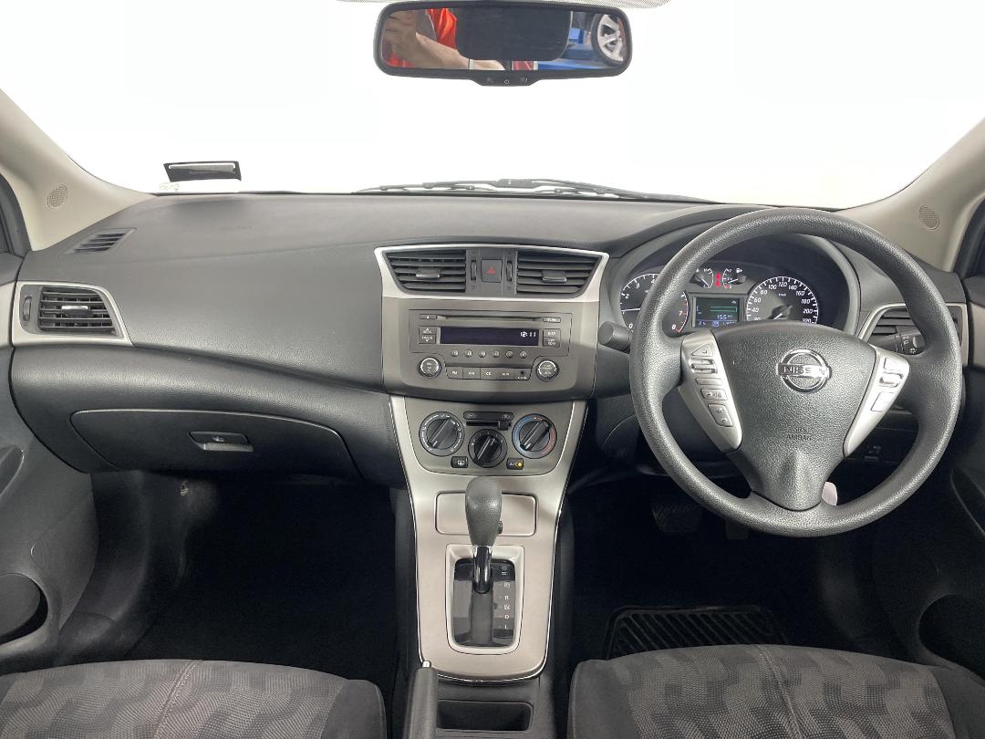 Photo '17' of Nissan Pulsar Photo '17' of Nissan Pulsar