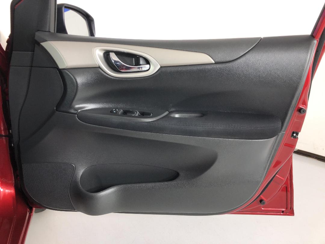 Photo '15' of Nissan Pulsar Photo '15' of Nissan Pulsar