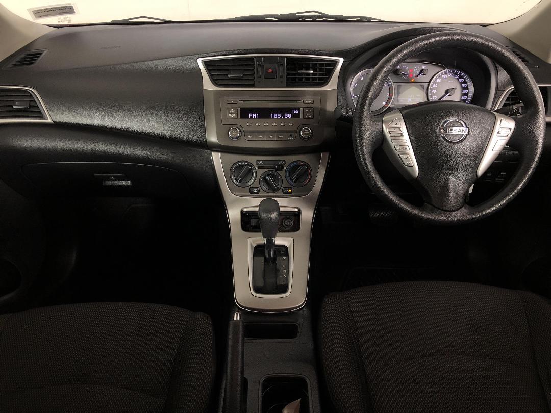 Photo '17' of Nissan Pulsar Photo '17' of Nissan Pulsar