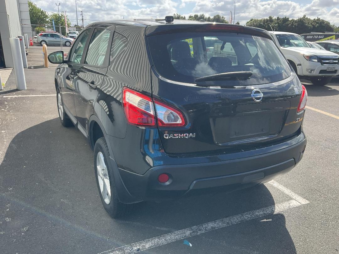 Photo '3' of Nissan Qashqai ST Photo '3' of Nissan Qashqai ST