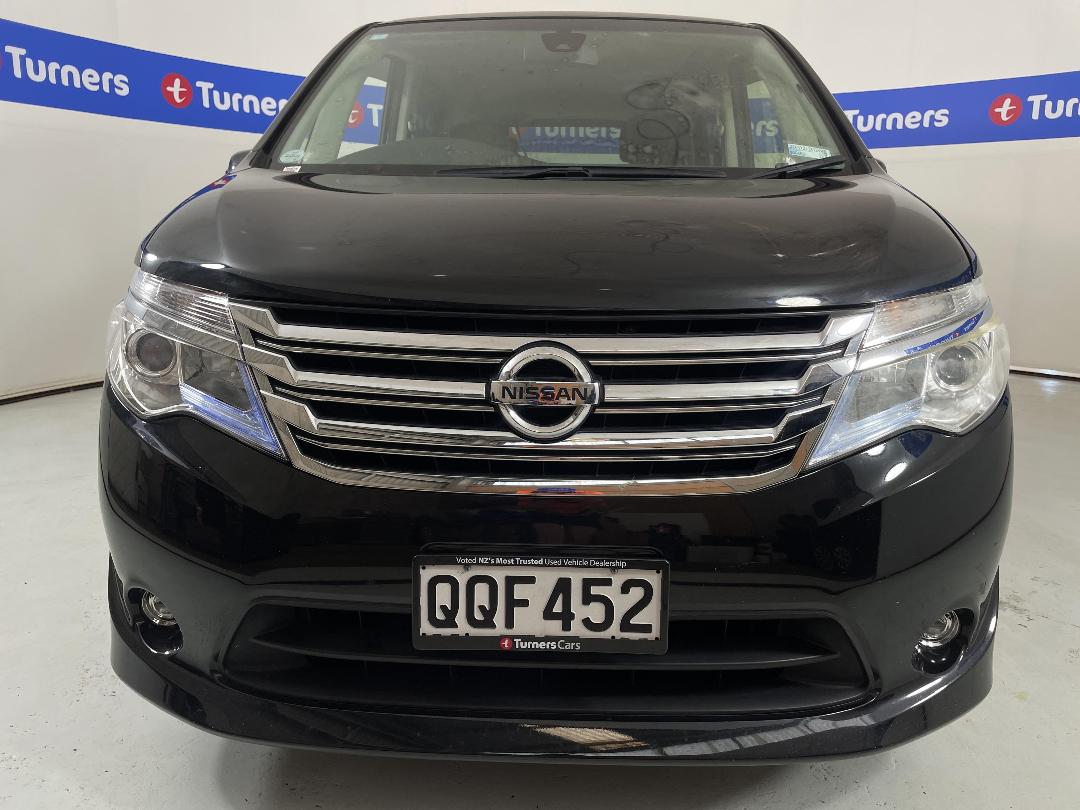 Photo '2' of Nissan Serena Photo '2' of Nissan Serena