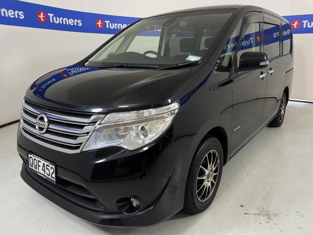 Photo '4' of Nissan Serena Photo '4' of Nissan Serena