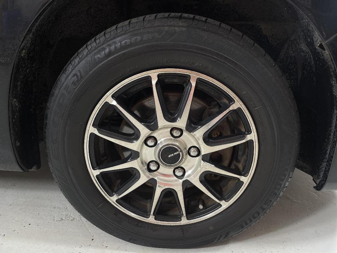 Photo '9' of Nissan Serena Photo '9' of Nissan Serena