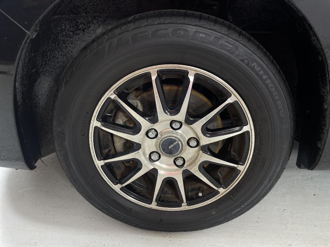 Photo '10' of Nissan Serena Photo '10' of Nissan Serena