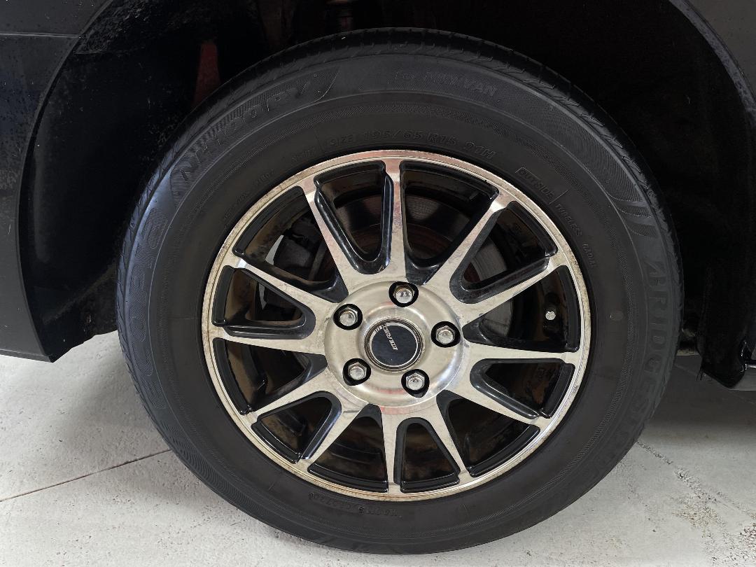 Photo '12' of Nissan Serena Photo '12' of Nissan Serena