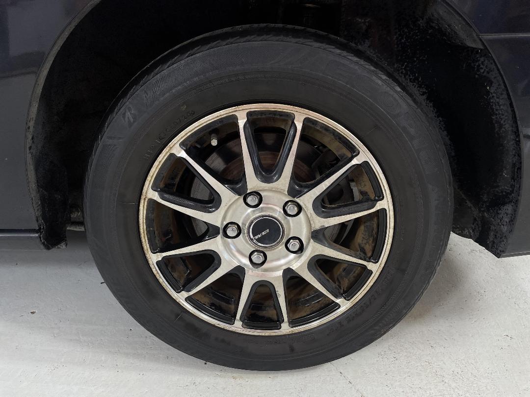 Photo '11' of Nissan Serena Photo '11' of Nissan Serena