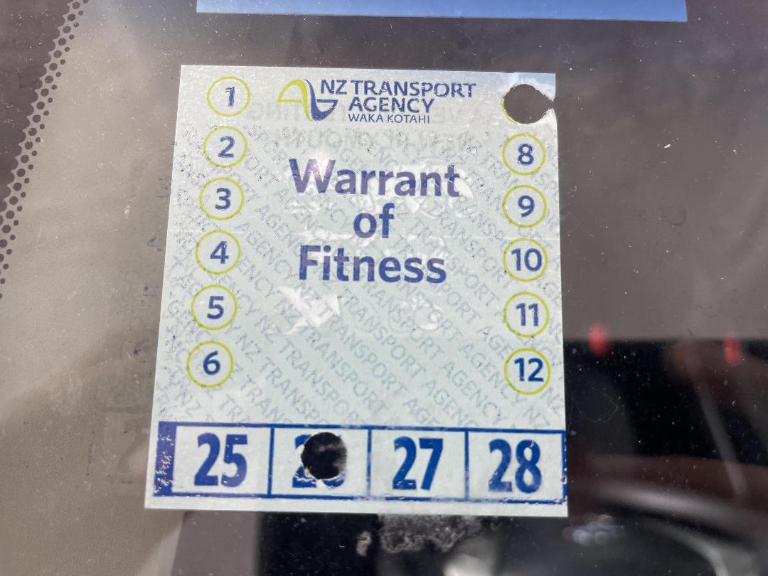 Photo '24' of Nissan Serena Photo '24' of Nissan Serena