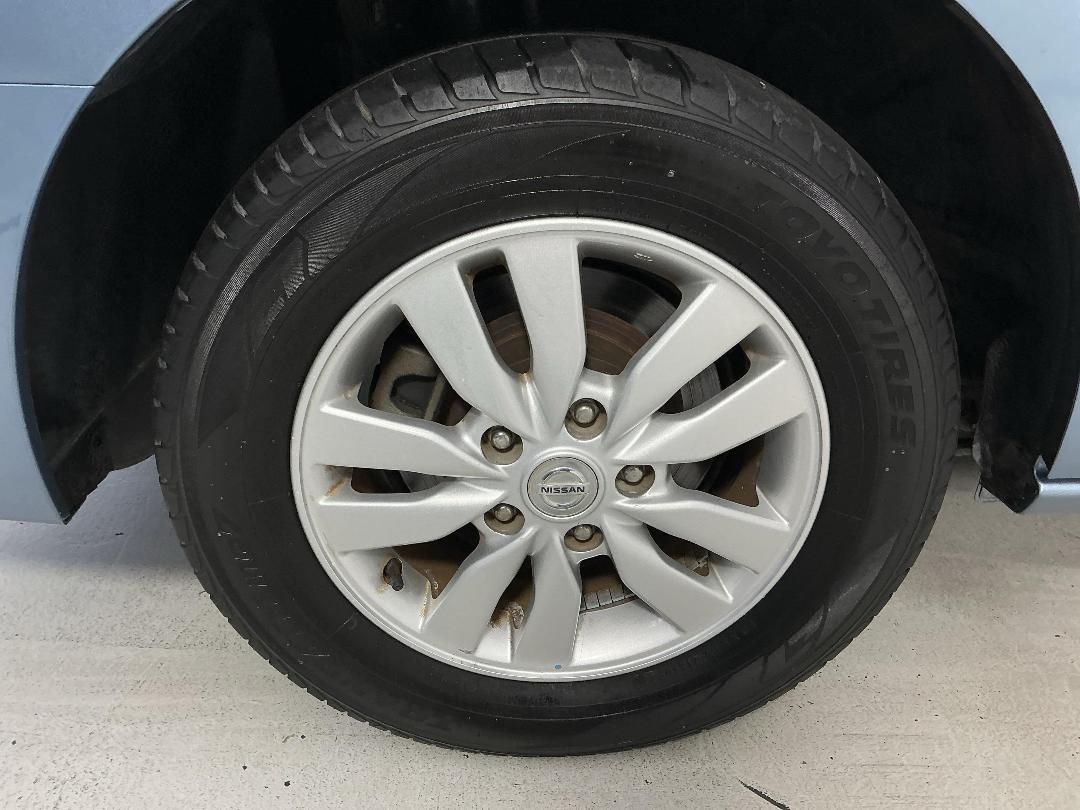 Photo '12' of Nissan Serena