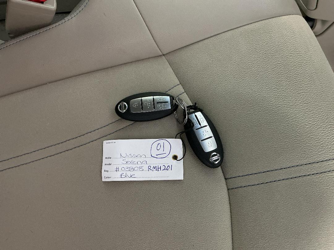 Photo '21' of Nissan Serena