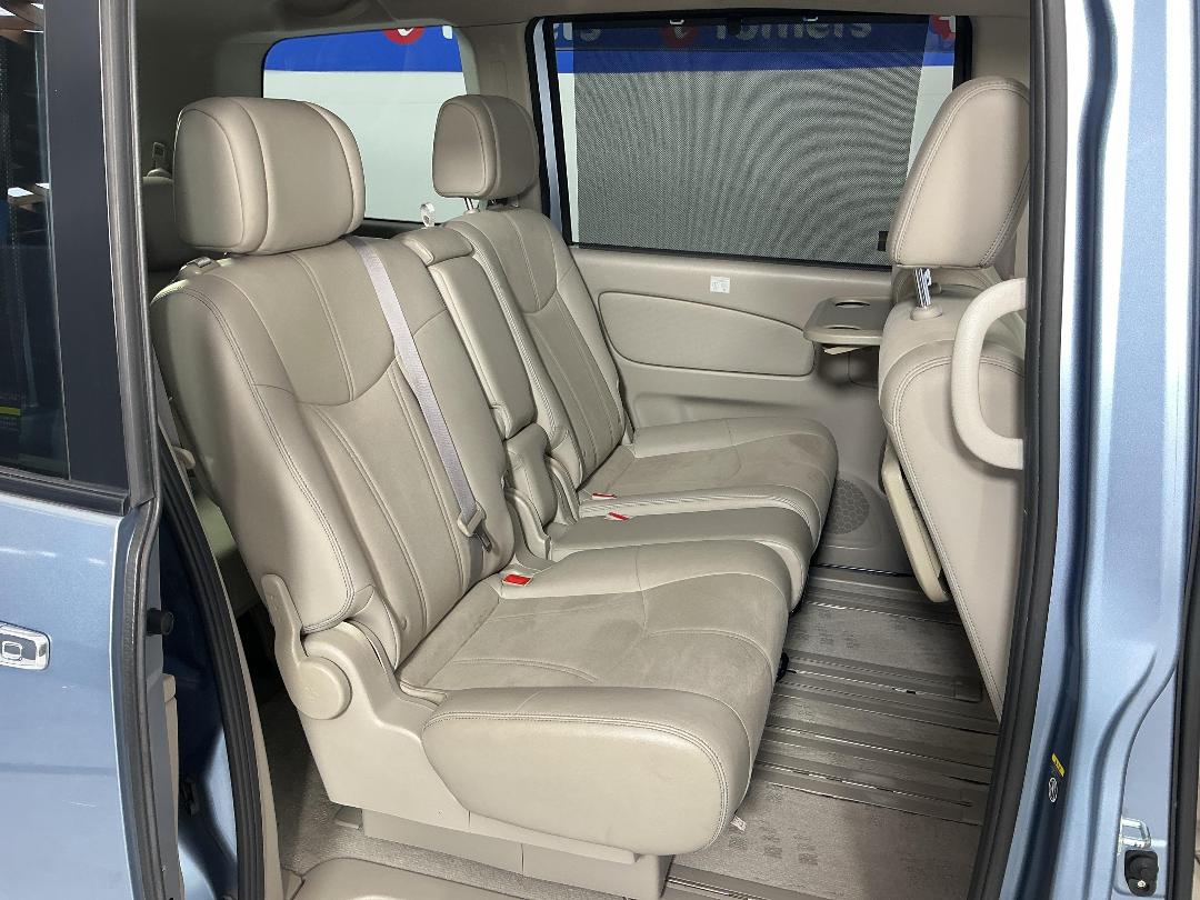 Photo '19' of Nissan Serena