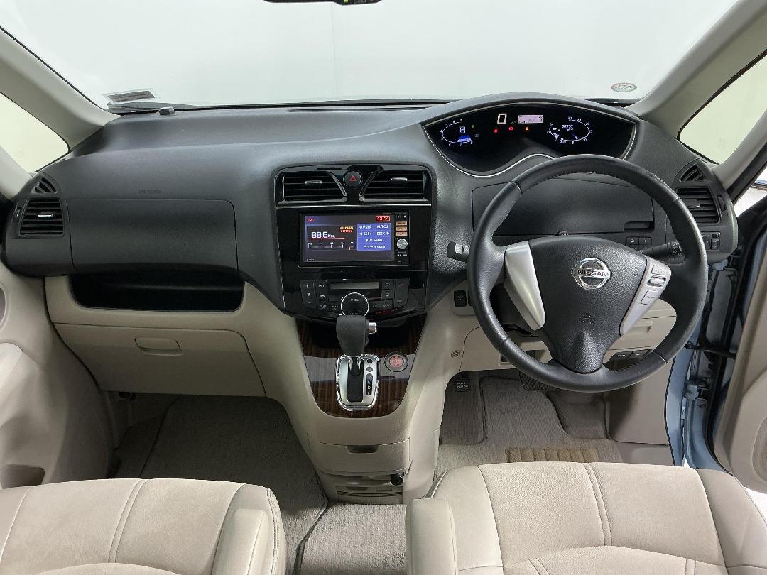 Photo '17' of Nissan Serena