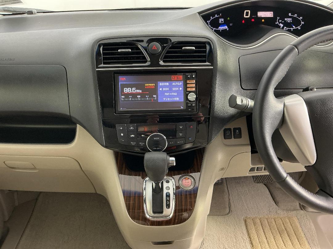 Photo '18' of Nissan Serena