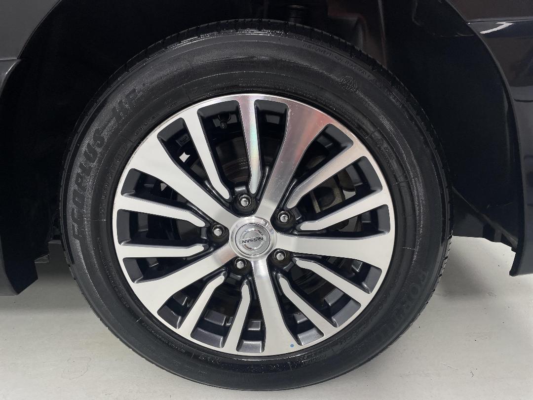 Photo '11' of Nissan Serena