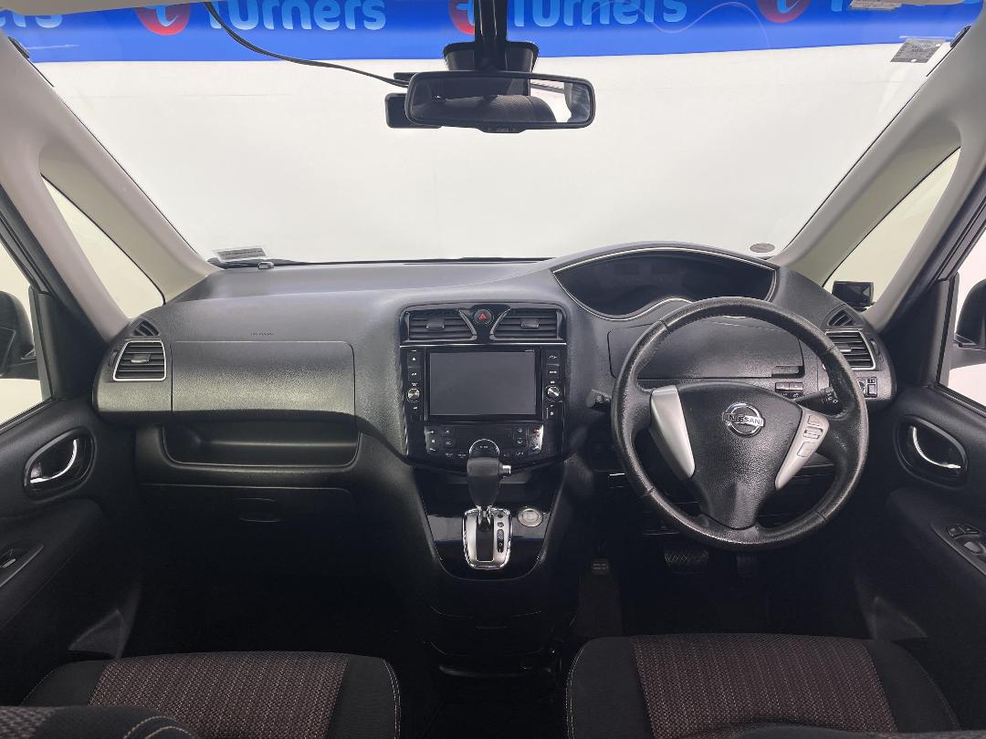 Photo '17' of Nissan Serena