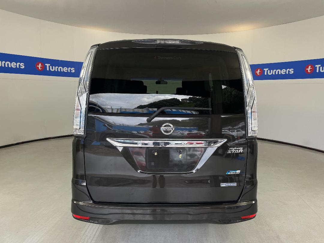 Photo '6' of Nissan Serena Photo '6' of Nissan Serena