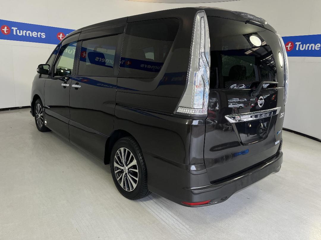 Photo '5' of Nissan Serena Photo '5' of Nissan Serena