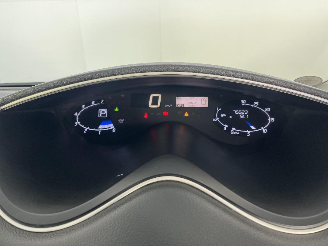 Photo '20' of Nissan Serena Photo '20' of Nissan Serena