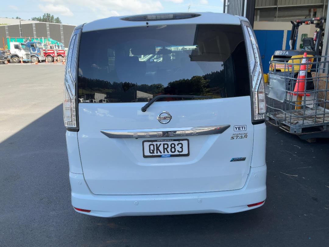 Photo '6' of Nissan Serena Photo '6' of Nissan Serena