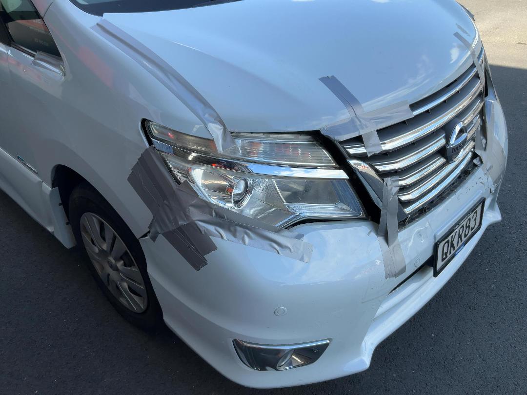 Photo '13' of Nissan Serena Photo '13' of Nissan Serena