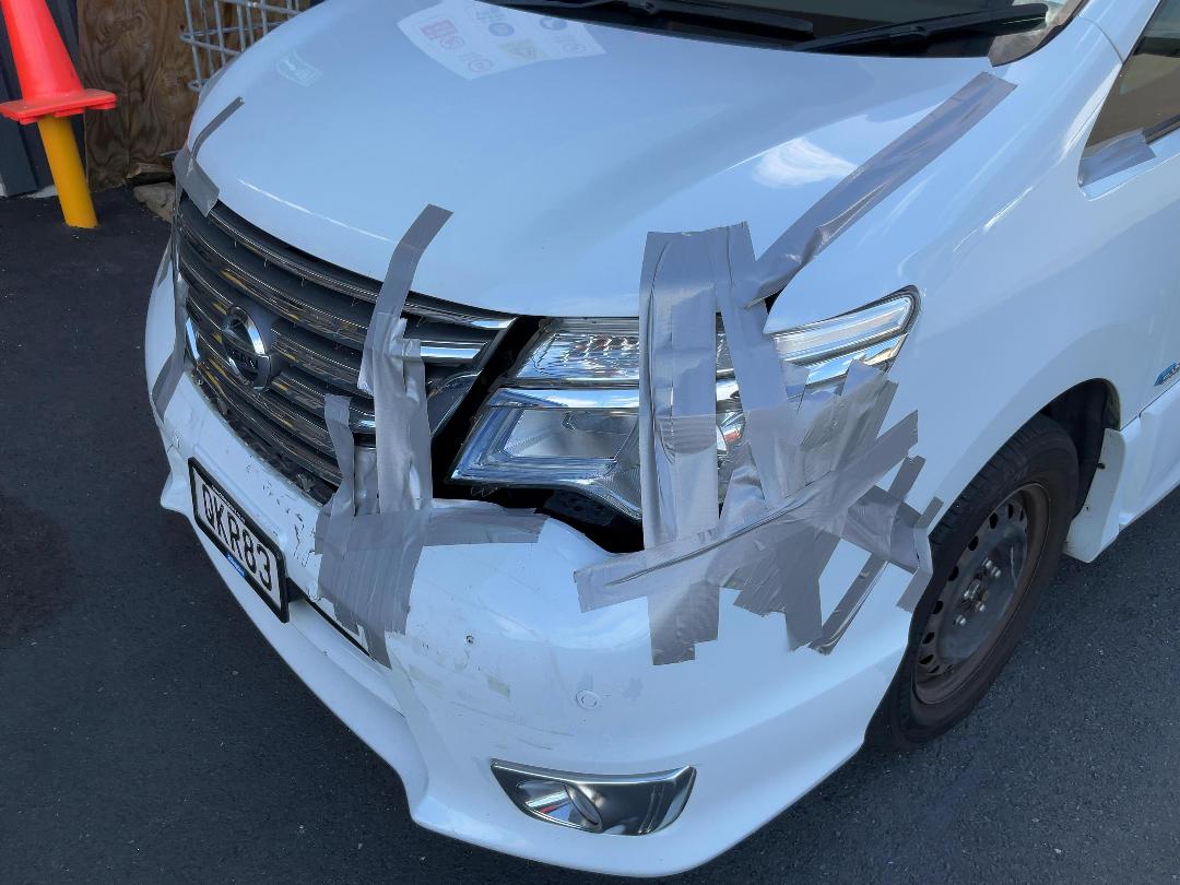 Photo '14' of Nissan Serena Photo '14' of Nissan Serena