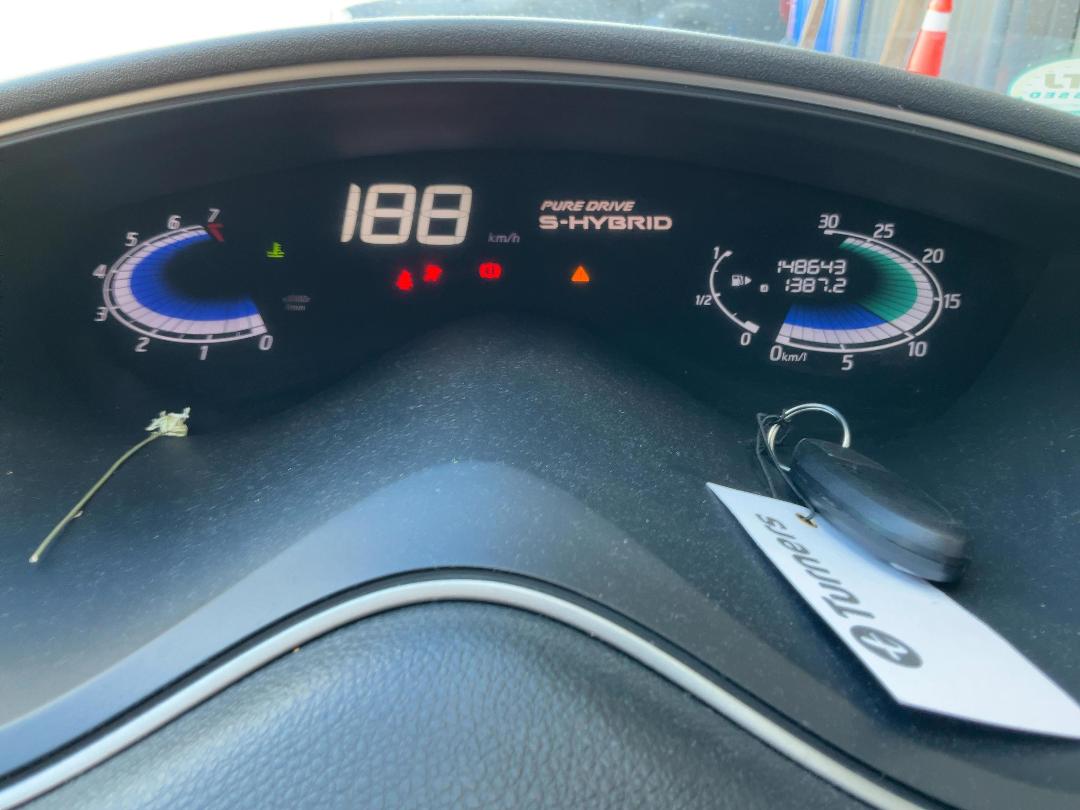 Photo '15' of Nissan Serena Photo '15' of Nissan Serena